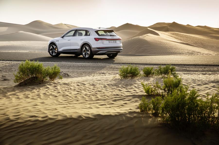  Audi e-tron 55 Quattro 2019 года  (WW) (фото 100 из 452)